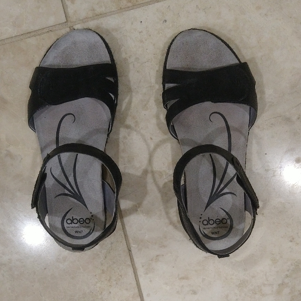 Abeo Black Sandals with Adjustable Straps